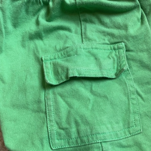 Green baby boys shorts 18m - Picture 4 of 5